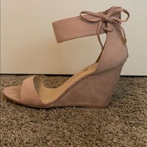 Light pink wedges!